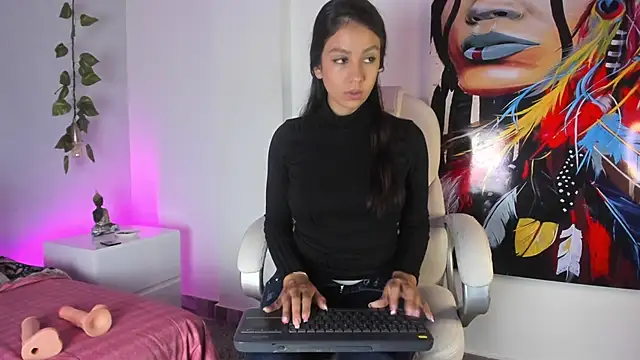 Luci And Sofi online show from November 4, 3:33 pm