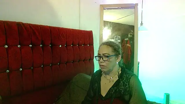 Snapshot of PervertedMature chatting on May 17, 1:47 am PervertedMature online show from May 17, 1:47 am