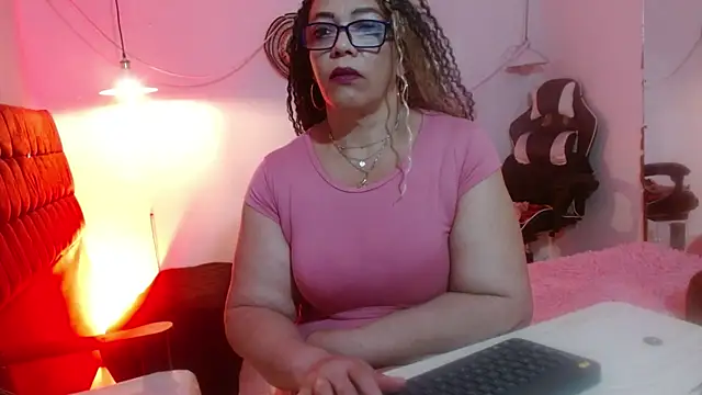 Snapshot of PervertedMature chatting on May 31, 1:36 am PervertedMature online show from May 31, 1:36 am