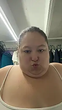 Snapshot of Chloee_ep chatting on August 3, 5:06 am Chloee ep online show from August 3, 5:06 am