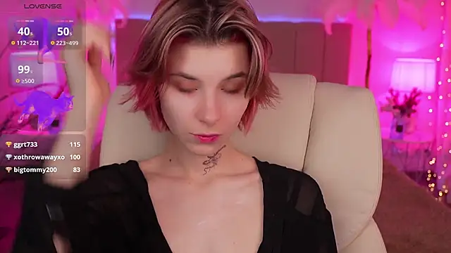 HaylaAmber online show from December 14, 5:40 am