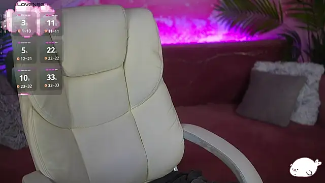 HaylaAmber online show from June 7, 1:15 pm