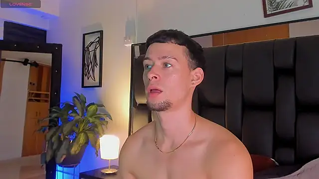 JadeSmiith  online show from September 20, 10:22 pm