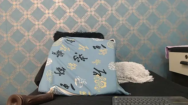 Snapshot of violeta_cute18 chatting on March 11, 6:52 pm violeta cute18 online show from March 11, 6:52 pm