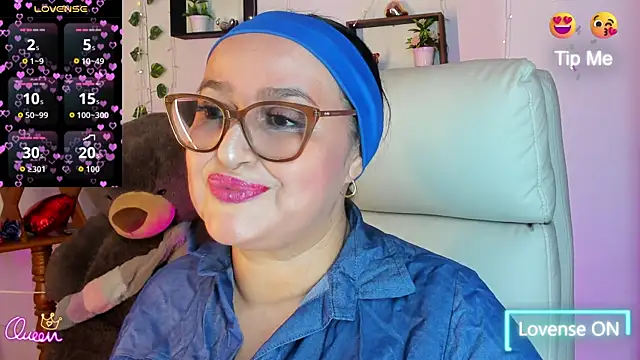 Snapshot of Gia_Nahomi chatting on May 8, 10:37 pm Gia Nahomi online show from May 8, 10:37 pm
