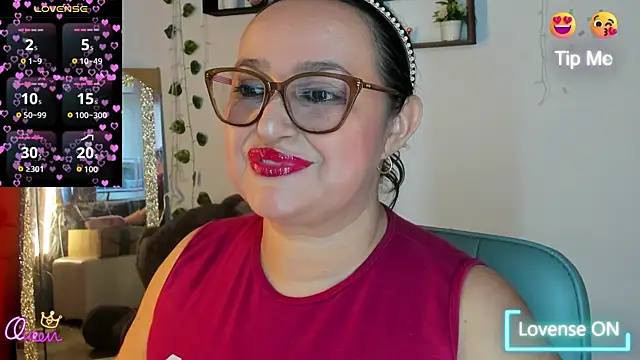 Snapshot of Gia_Nahomi chatting on May 20, 9:10 pm Gia Nahomi online show from May 20, 9:10 pm