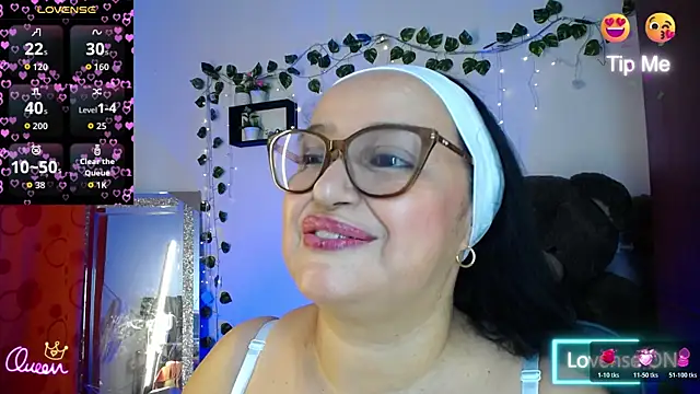 Snapshot of Gia_Nahomi chatting on June 11, 10:19 pm Gia Nahomi online show from June 11, 10:19 pm