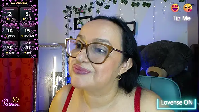 Snapshot of Gia_Nahomi chatting on June 14, 2:24 am Gia Nahomi online show from June 14, 2:24 am