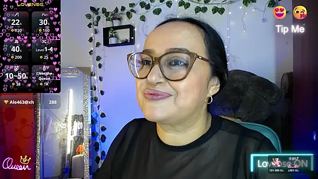 Snapshot of Gia_Nahomi chatting on June 17, 12:13 am Gia Nahomi online show from June 17, 12:13 am