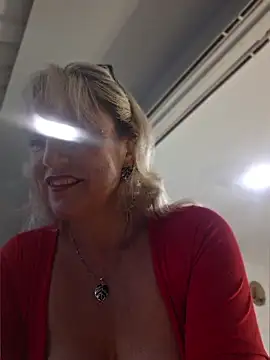 Snapshot of almaluna7 chatting on May 14, 11:11 pm almaluna7 online show from May 14, 11:11 pm