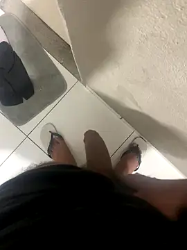 Snapshot of VouchingLagging chatting on October 22, 10:42 pm VouchingLagging online show from October 22, 10:42 pm