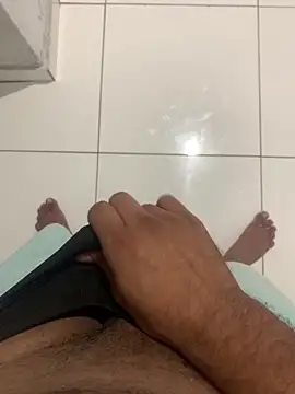 Snapshot of VouchingLagging chatting on November 6, 11:15 pm VouchingLagging online show from November 6, 11:15 pm