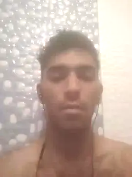 Snapshot of loganwollf chatting on January 22, 5:48 am loganwollf online show from January 22, 5:48 am