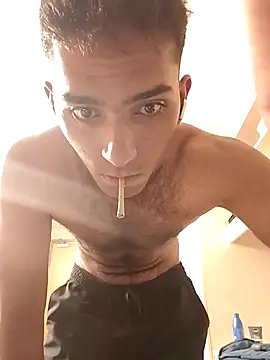 Snapshot of loganwollf chatting on September 10, 7:47 pm loganwollf online show from September 10, 7:47 pm