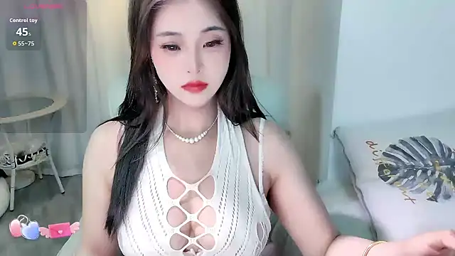 Snapshot of Ailisha66 chatting on May 16, 2:41 am Ailisha66 online show from May 16, 2:41 am