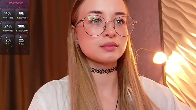 Tiffanyhunt online show from November 21, 1:43 pm