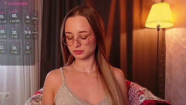 Tiffanyhunt online show from December 15, 3:05 pm