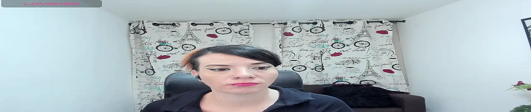 Snapshot of DanaaRey chatting on October 22, 4:07 pm DanaaRey online show from October 22, 4:07 pm