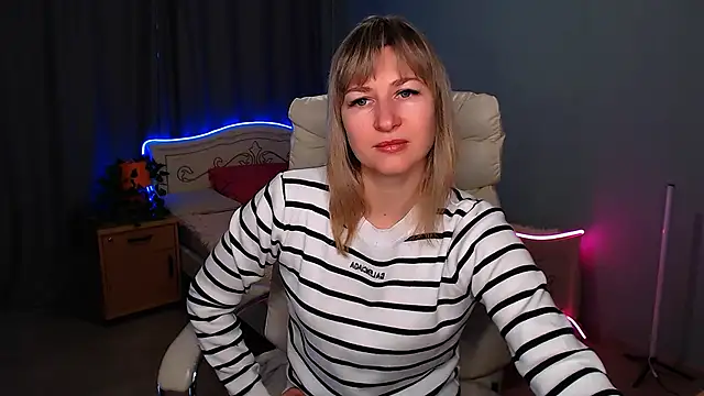 Snapshot of Incredible_Ariela chatting on December 20, 10:38 am Incredible Ariela online show from December 20, 10:38 am