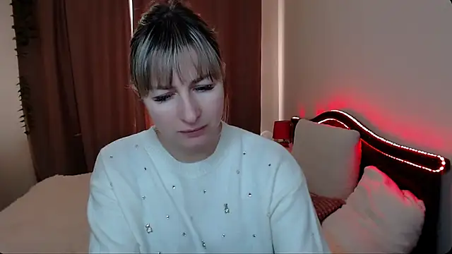 Snapshot of Incredible_Ariela chatting on December 21, 9:55 am Incredible Ariela online show from December 21, 9:55 am