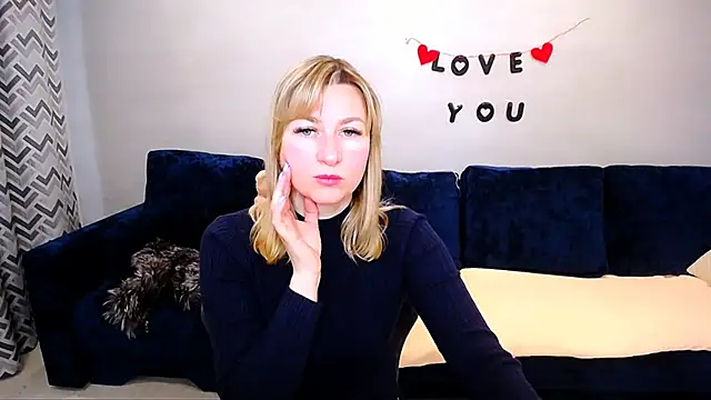 Snapshot of Incredible_Ariela chatting on May 3, 9:48 am Incredible Ariela online show from May 3, 9:48 am