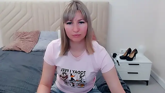Snapshot of Incredible_Ariela chatting on June 13, 12:36 pm Incredible Ariela online show from June 13, 12:36 pm