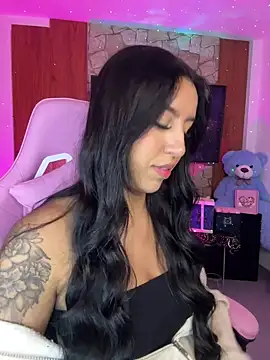 Tamara Roberts1 online show from March 1, 2:15 am