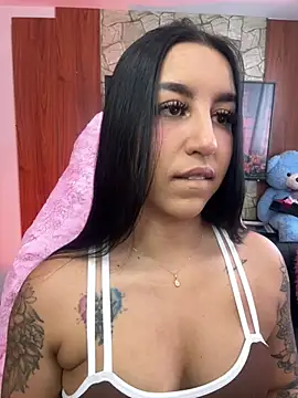 Tamara Roberts1 online show from May 4, 9:11 pm