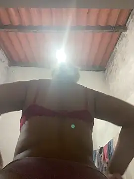 Snapshot of bela-Bunda225 chatting on February 11, 8:42 pm bela-Bunda225 online show from February 11, 8:42 pm