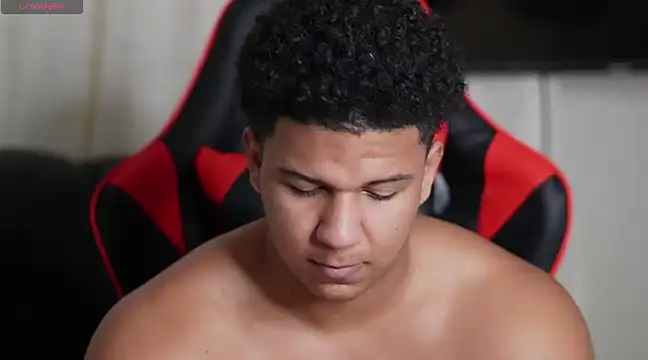 Snapshot of May_Dylan1 chatting on December 18, 5:26 am May Dylan1 online show from December 18, 5:26 am