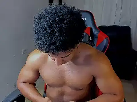 Snapshot of May_Dylan1 chatting on October 12, 8:52 pm May Dylan1 online show from October 12, 8:52 pm