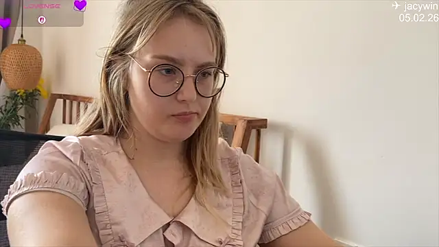 JacyWinslat online show from February 6, 6:40 am