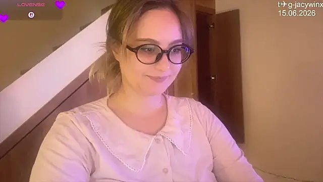 Snapshot of JacyWinslat chatting on June 15, 8:49 am JacyWinslat online show from June 15, 8:49 am