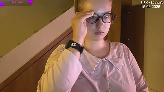 Snapshot of JacyWinslat chatting on June 15, 9:28 pm JacyWinslat online show from June 15, 9:28 pm