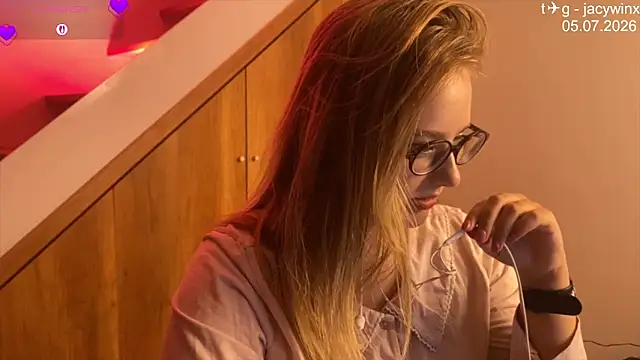Snapshot of JacyWinslat chatting on July 5, 7:32 pm JacyWinslat online show from July 5, 7:32 pm