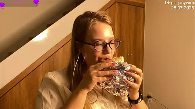 Snapshot of JacyWinslat chatting on July 25, 1:41 pm JacyWinslat online show from July 25, 1:41 pm