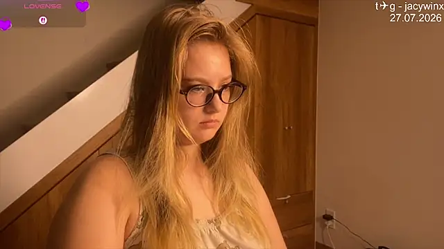 Snapshot of JacyWinslat chatting on July 27, 9:00 pm JacyWinslat online show from July 27, 9:00 pm