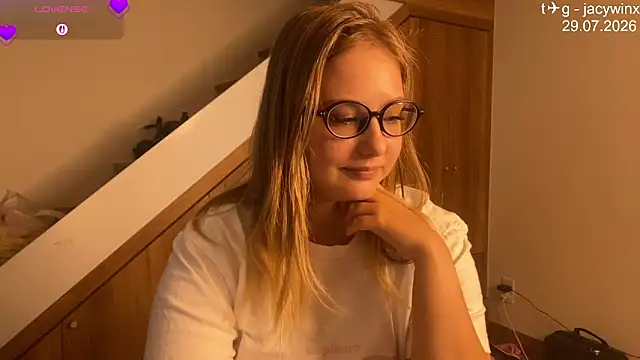 Snapshot of JacyWinslat chatting on July 29, 5:27 am JacyWinslat online show from July 29, 5:27 am