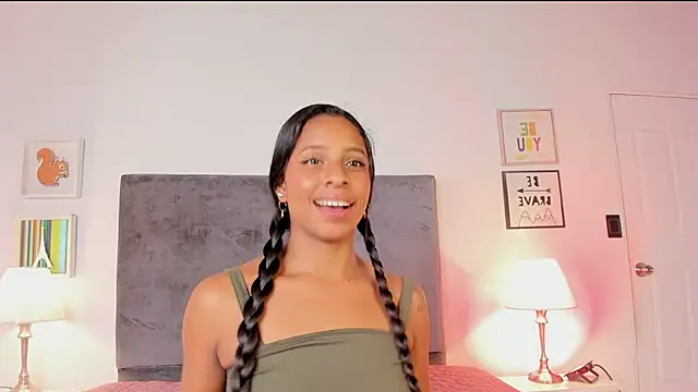 Snapshot of evelyn_evony chatting on January 9, 3:15 am evelyn evony online show from January 9, 3:15 am