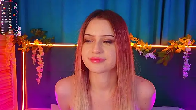 Snapshot of AlinaWalters chatting on November 23, 8:08 pm AlinaWalters online show from November 23, 8:08 pm