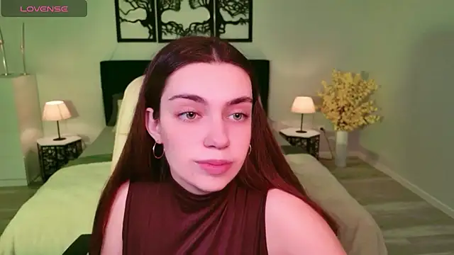 DaniellaLovely online show from November 7, 11:10 am