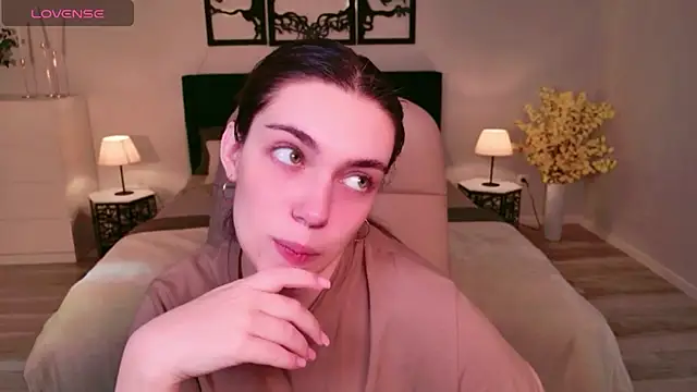 DaniellaLovely online show from November 9, 10:57 am