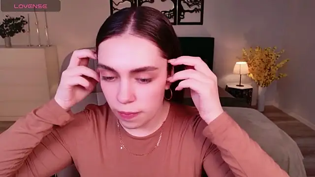 DaniellaLovely online show from December 14, 11:04 am