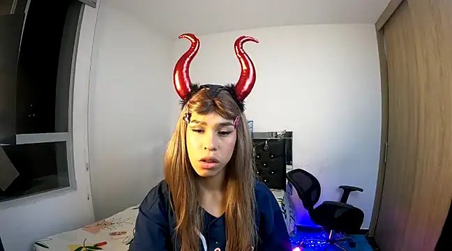 Snapshot of hot_quenn chatting on February 21, 5:56 am hot quenn online show from February 21, 5:56 am