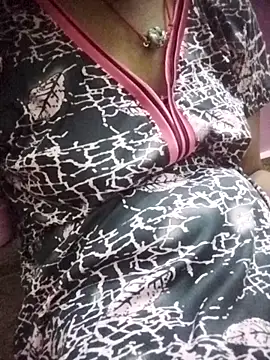 kavinila20 online show from November 6, 6:31 pm