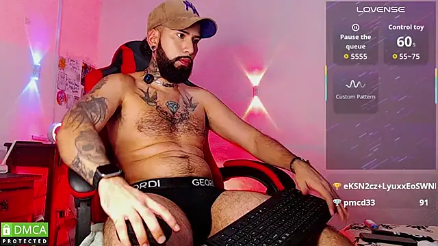 Snapshot of Diilanhott chatting on May 15, 11:23 pm Diilanhott online show from May 15, 11:23 pm