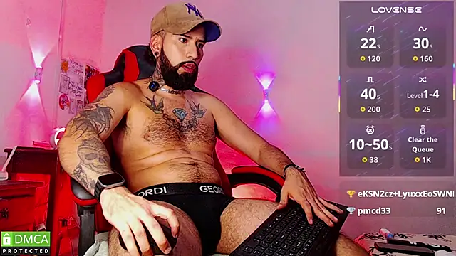 Snapshot of Diilanhott chatting on May 16, 12:51 am Diilanhott online show from May 16, 12:51 am