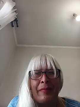 Snapshot of Rousmk1 chatting on December 11, 8:39 pm Rousmk1 online show from December 11, 8:39 pm