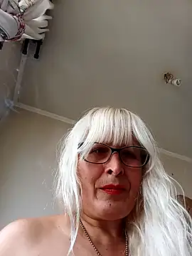 Snapshot of Rousmk1 chatting on December 26, 6:54 pm Rousmk1 online show from December 26, 6:54 pm