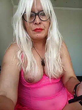 Snapshot of Rousmk1 chatting on February 20, 1:30 pm Rousmk1 online show from February 20, 1:30 pm